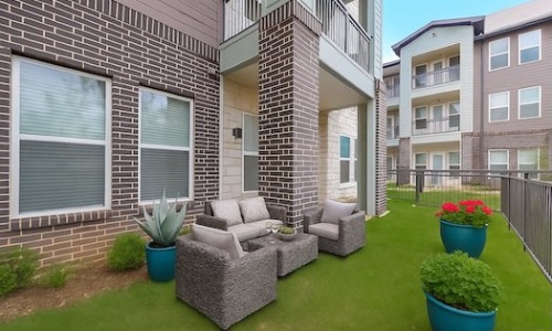 Fenced Yards in Select Apartments